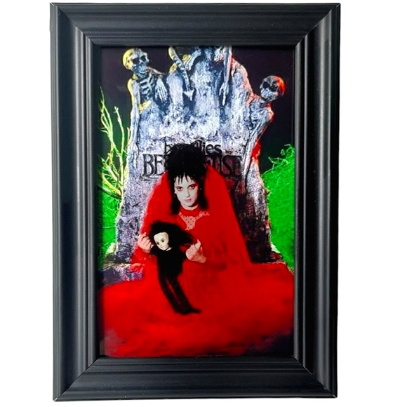 Beetlejuice Lydia Deetz Tim Burton Strange Unsusal - Picture 4 of 8